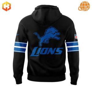 The striped sleeve design adds a sporty touch to this holiday-themed fan apparel.
