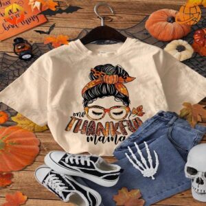 One Girl Thankful Mama Thanksgiving Shirt cute design with young girl in front of t-shirt